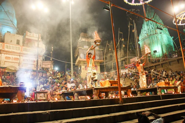 Varanasi Hindistan Kasım 2018 Varanasi Dashashwamedh Ghat Ganga Aarti Törende — Stok fotoğraf