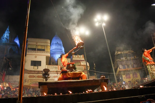 Варанаси Индия Ноябрь 2018 View Ganga Aarti Ceremony Dashwamedh Ghat — стоковое фото