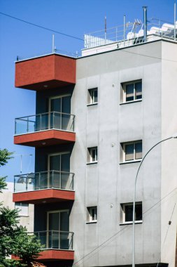 Limasol Kıbrıs Rum Kesimi 28 Mayıs 2020 Kıbrıs Rum Kesimi 'nin Limasol adasındaki bir binanın cephesine bakmaktadır.