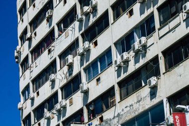 Limasol Kıbrıs Rum Kesimi 28 Mayıs 2020 Kıbrıs Rum Kesimi 'nin Limasol adasındaki bir binanın cephesine bakmaktadır.