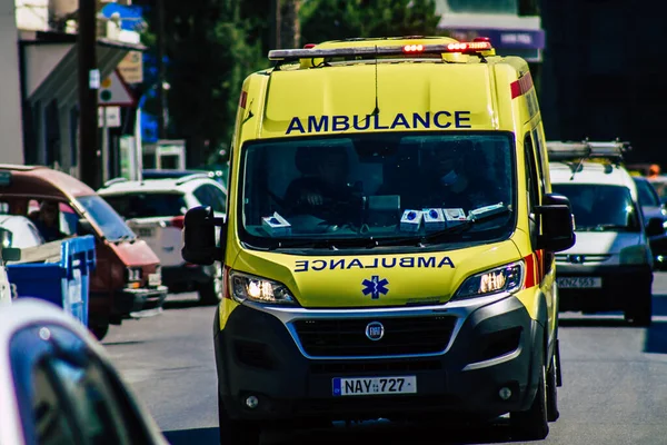 Limassol Cypern Maj 2020 Visa Traditionell Cypriotisk Ambulans Rullande Gatorna — Stockfoto