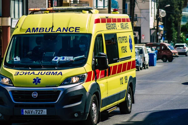 Limassol Chipre Mayo 2020 Vista Una Ambulancia Chipriota Tradicional Rodando —  Fotos de Stock