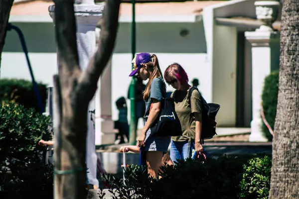 Limassol Chipre Mayo 2020 Vista Una Mujer Identificada Caminando Por — Foto de Stock