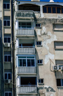 Limasol Kıbrıs Rum Kesimi 28 Mayıs 2020 Kıbrıs Rum Kesimi 'nin Limasol adasındaki bir binanın cephesine bakmaktadır.