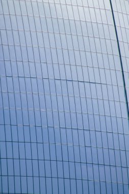 Kıbrıs Rum Kesimi 29 Mayıs 2020 'de Kıbrıs Rum Kesimi' nin Limasol kentinin tam göbeğindeki sahil caddesinde bulunan bir binanın cephesine baktı.