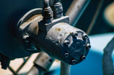 Kıbrıs Rum Kesimi, 30 Mayıs 2020 'de Kıbrıs Rum Kesimi' nin eski Limasol limanında demirlemiş bir balıkçı teknesinin yakını.