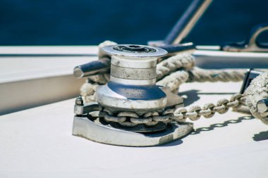 Kıbrıs Rum Kesimi, 30 Mayıs 2020 'de Kıbrıs Rum Kesimi' nin eski Limasol limanında demirlemiş bir balıkçı teknesinin yakını.