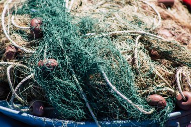 Kıbrıs Rum Kesimi, 30 Mayıs 2020 'de Kıbrıs Rum Kesimi' nin eski Limasol limanında demirlemiş bir balıkçı teknesinin yakını.