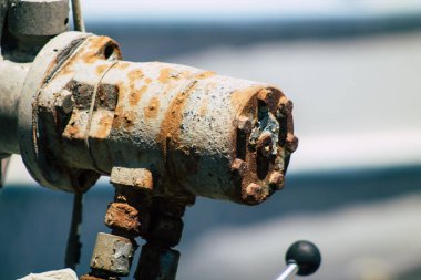 Kıbrıs Rum Kesimi, 30 Mayıs 2020 'de Kıbrıs Rum Kesimi' nin eski Limasol limanında demirlemiş bir balıkçı teknesinin yakını.