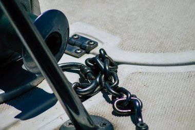 Kıbrıs Rum Kesimi, 30 Mayıs 2020 'de Kıbrıs Rum Kesimi' nin eski Limasol limanında demirlemiş bir balıkçı teknesinin yakını.