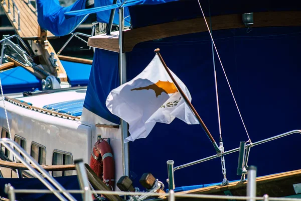 2020年5月30日塞浦路斯利马索尔 Limassol Cyprus 看到一艘停泊在塞浦路斯岛利马索尔 Limassol 老港口的船只 — 图库照片