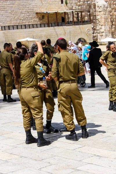 Иерусалим Израиль Май 2018 Вид Израильских Солдат Стоящих Площади Западной — стоковое фото