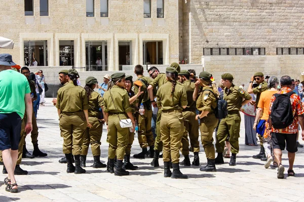 Jerusalén Israel Mayo 2018 Vista Los Soldados Israelíes Pie Plaza — Foto de Stock