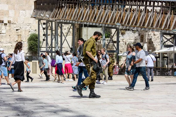 Jerusalén Israel Mayo 2018 Vista Soldados Israelíes Caminando Plaza Del — Foto de Stock