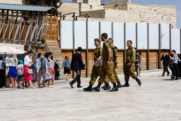 Jerusalén Israel Mayo 2018 Vista Soldados Israelíes Caminando Plaza Del — Foto de Stock