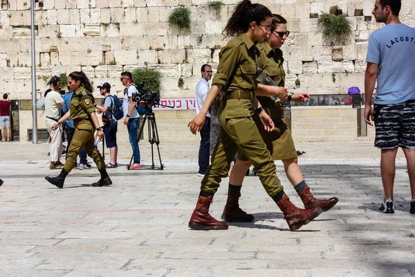Jerusalén Israel Mayo 2018 Vista Soldados Israelíes Caminando Plaza Del — Foto de Stock