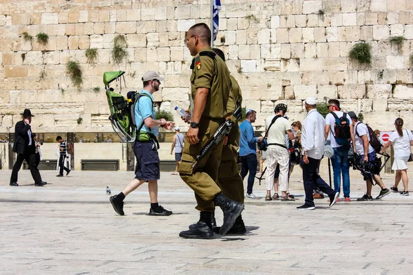 Jerusalén Israel Mayo 2018 Vista Soldados Israelíes Caminando Plaza Del — Foto de Stock