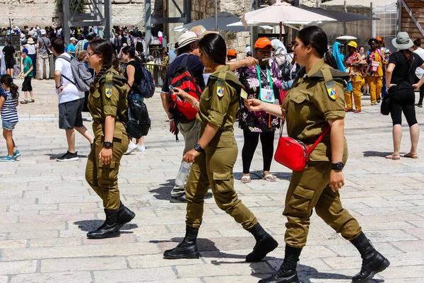 Jerusalén Israel Mayo 2018 Vista Soldados Israelíes Caminando Plaza Del — Foto de Stock