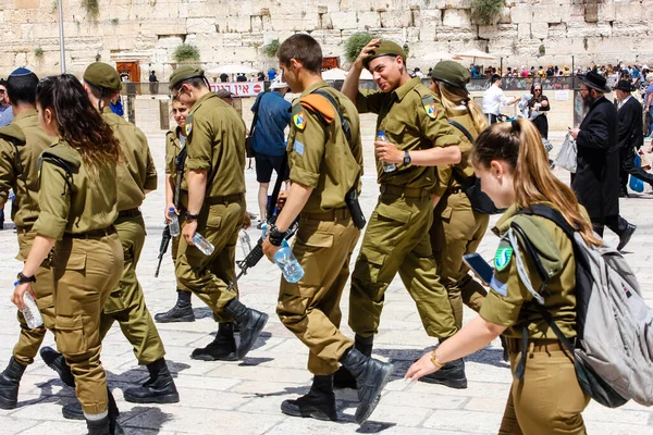 Jerusalem Israel May 2018 Вид Ізраїльських Солдатів Ходити Західній Стіні — стокове фото