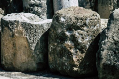 Limasol Kıbrıs Rum Kesimi 01 Haziran 2020, Kıbrıs Rum Kesimi 'nin Limasol kentinin tarihi merkezinde yer alan eski liman yakınlarındaki ortaçağ Limasol Kalesi' nin arkeolojik kalıntılarına bakınız.