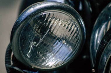 Limasol Kıbrıs Rum Kesimi 01 Haziran 2020 Kıbrıs Rum Kesimi 'nin Limasol adasının sokaklarına park etmiş bir motosikletin kapatılması