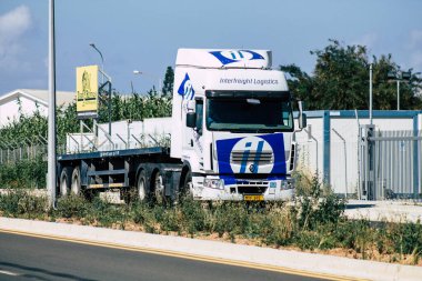 Kıbrıs Rum Kesimi 3 Haziran 2020 Kıbrıs Rum Kesimi 'nde Limasol limanı yakınlarında bir kamyonun görüntüsü