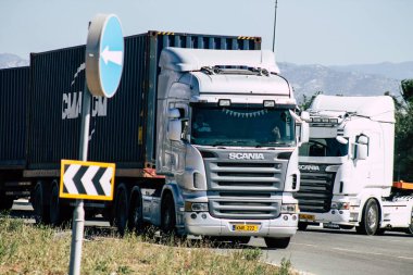 Kıbrıs Rum Kesimi 3 Haziran 2020 Kıbrıs Rum Kesimi 'nde Limasol limanı yakınlarında bir kamyonun görüntüsü
