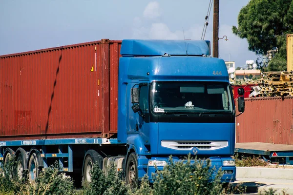 Limassol Cipru Iunie 2020 Vederea Unui Camion Care Rostogolește Apropierea — Fotografie, imagine de stoc