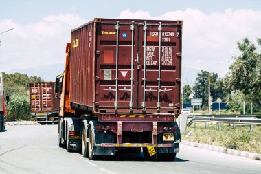 Kıbrıs Rum Kesimi 3 Haziran 2020 Kıbrıs Rum Kesimi 'nde Limasol limanı yakınlarında bir kamyonun görüntüsü