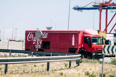 Kıbrıs Rum Kesimi 3 Haziran 2020 Kıbrıs Rum Kesimi 'nde Limasol limanı yakınlarında bir kamyonun görüntüsü