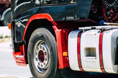 Kıbrıs Rum Kesimi 3 Haziran 2020 Kıbrıs Rum Kesimi 'nde Limasol limanı yakınlarında bir kamyonun görüntüsü