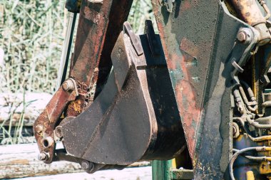 Limasol Kıbrıs 3 Haziran 2020 Limasol 'da bir inşaat sahasında park etmiş eski bir JCB buldozerinin görüntüsü