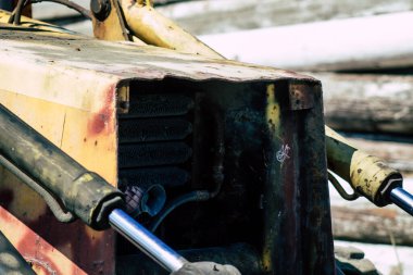 Limasol Kıbrıs 3 Haziran 2020 Limasol 'da bir inşaat sahasında park etmiş eski bir JCB buldozerinin görüntüsü