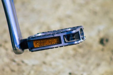 Kıbrıs Rum Kesimi 3 Haziran 2020 Kıbrıs Rum Kesimi 'nde park halindeki bir adaya park edilmiş bisiklet manzarası