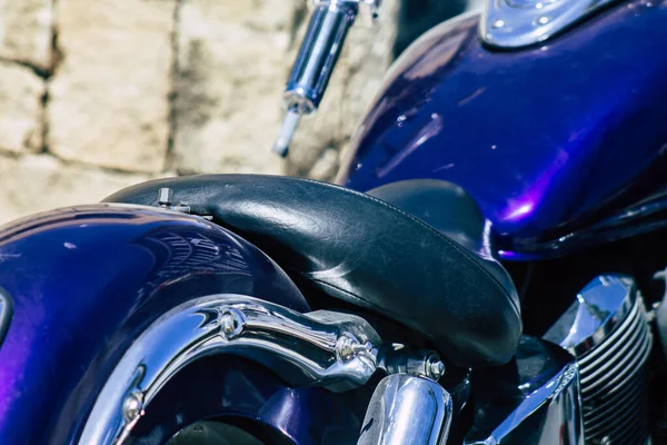 Limassol Cypr Czerwiec 2020 Zbliżenie Mechanicznej Części Motocykla Zaparkowanego Ulicach — Zdjęcie stockowe