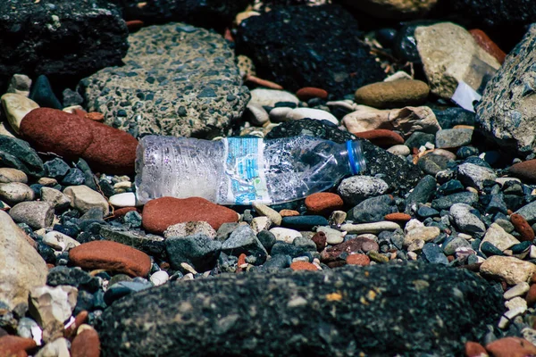 2020 리마솔 키프로스 리마솔 근처의한 해수욕장에서 플라스틱 폐기물의 오염에 — 스톡 사진