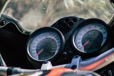 Kıbrıs Rum Kesimi 26 Haziran 2020 'de Kıbrıs Rum Kesimi' nde Limasol caddelerine park etmiş bir Ducati motosikletinin yakın çekimi