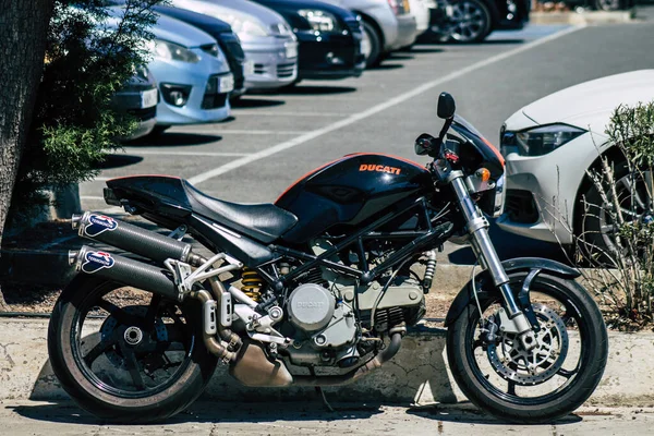 Limassol Chipre Junio 2020 Primer Plano Una Motocicleta Ducati Estacionada —  Fotos de Stock