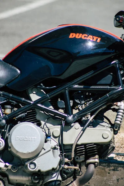 Λεμεσός Κύπρος Ιουνίου 2020 Κλείσιμο Μοτοσυκλέτας Ducati Παρκαρισμένης Στους Δρόμους — Φωτογραφία Αρχείου