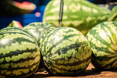 Kıbrıs Rum Kesimi 27 Haziran 2020 'de Kıbrıs adasındaki Limasol pazarında satılan çeşitli taze meyvelerin görüntüsü