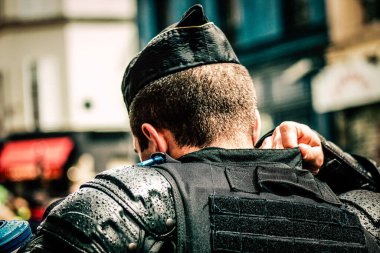 Paris Fransa Mayıs 04, 2019 Paris sokaklarında Sarı Ceketlilerin protestoları sırasında Fransız Ulusal Jandarmasının müdahalesi