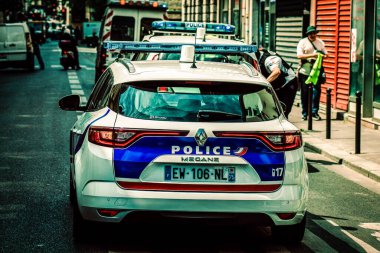 Paris Fransa 13 Mayıs 2019 Paris sokaklarında polis arabası görüntüsü