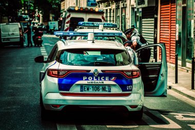 Paris Fransa 13 Mayıs 2019 Paris sokaklarında polis arabası görüntüsü