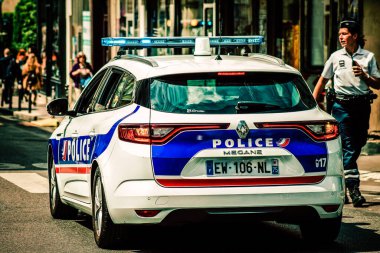 Paris Fransa 13 Mayıs 2019 Paris sokaklarında polis arabası görüntüsü