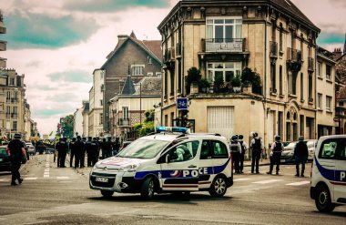 Paris Fransa 13 Mayıs 2019 Paris sokaklarında polis arabası görüntüsü