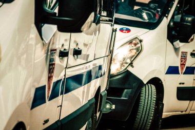 Paris Fransa 13 Mayıs 2019 Paris sokaklarında polis arabası görüntüsü