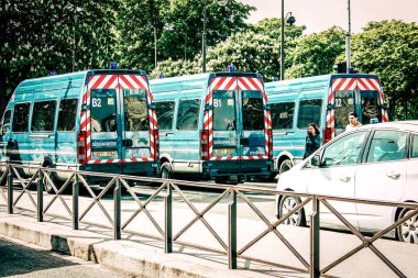 Paris Fransa 13 Mayıs 2019 Paris sokaklarında polis arabası görüntüsü