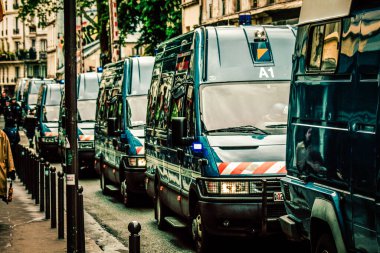 Paris Fransa 13 Mayıs 2019 Paris sokaklarında polis arabası görüntüsü