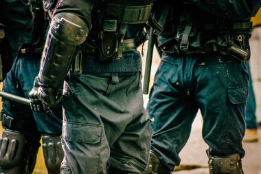 Fransız Ulusal Polisi 'nin özel çevik kuvvet ekipmanlarına yakın çekim