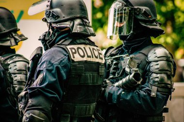 Fransız Ulusal Polisi 'nin özel çevik kuvvet ekipmanlarına yakın çekim